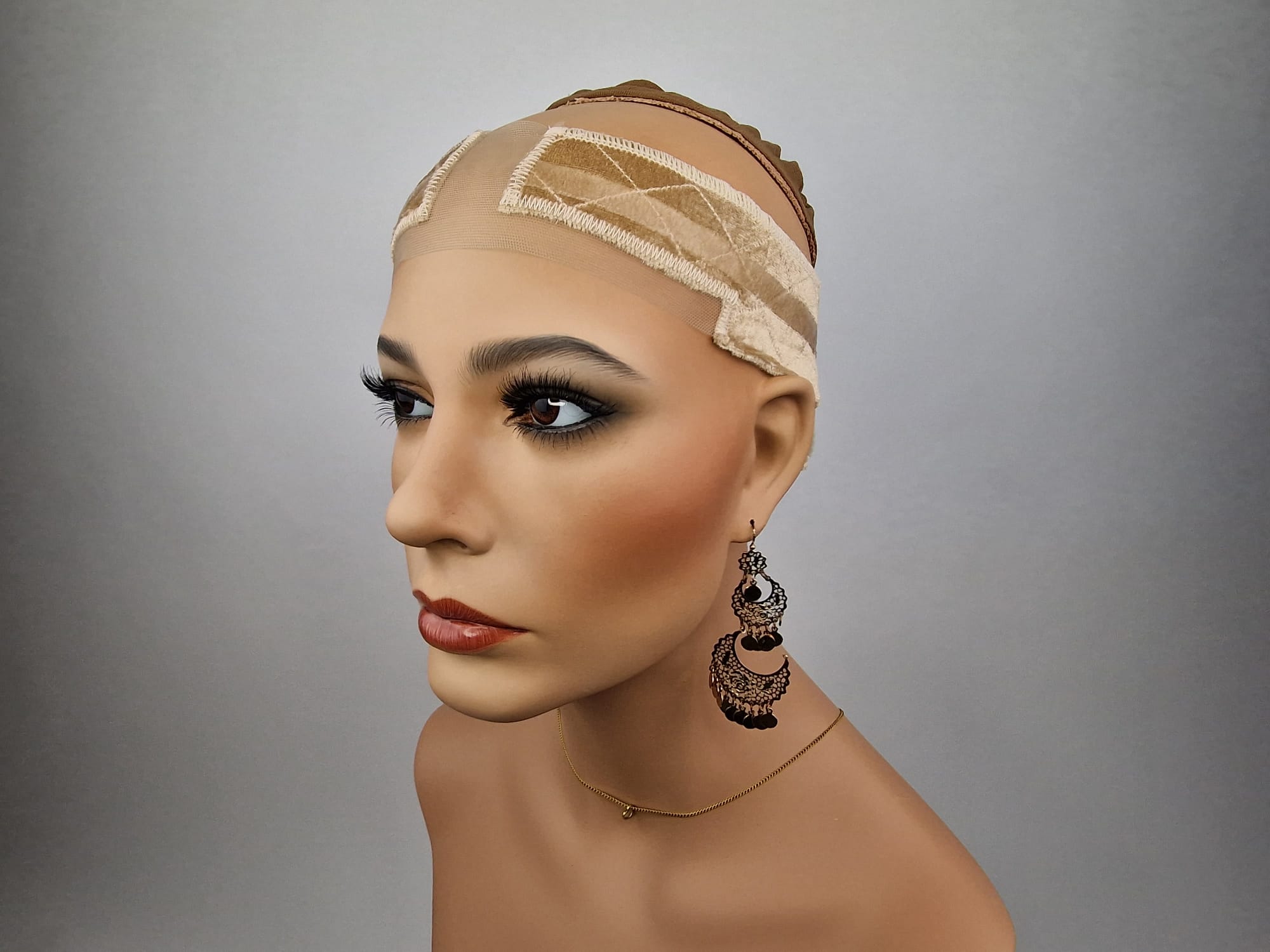 WigGrip/ velvet band with silicone strips and mesh insert for beige wigs