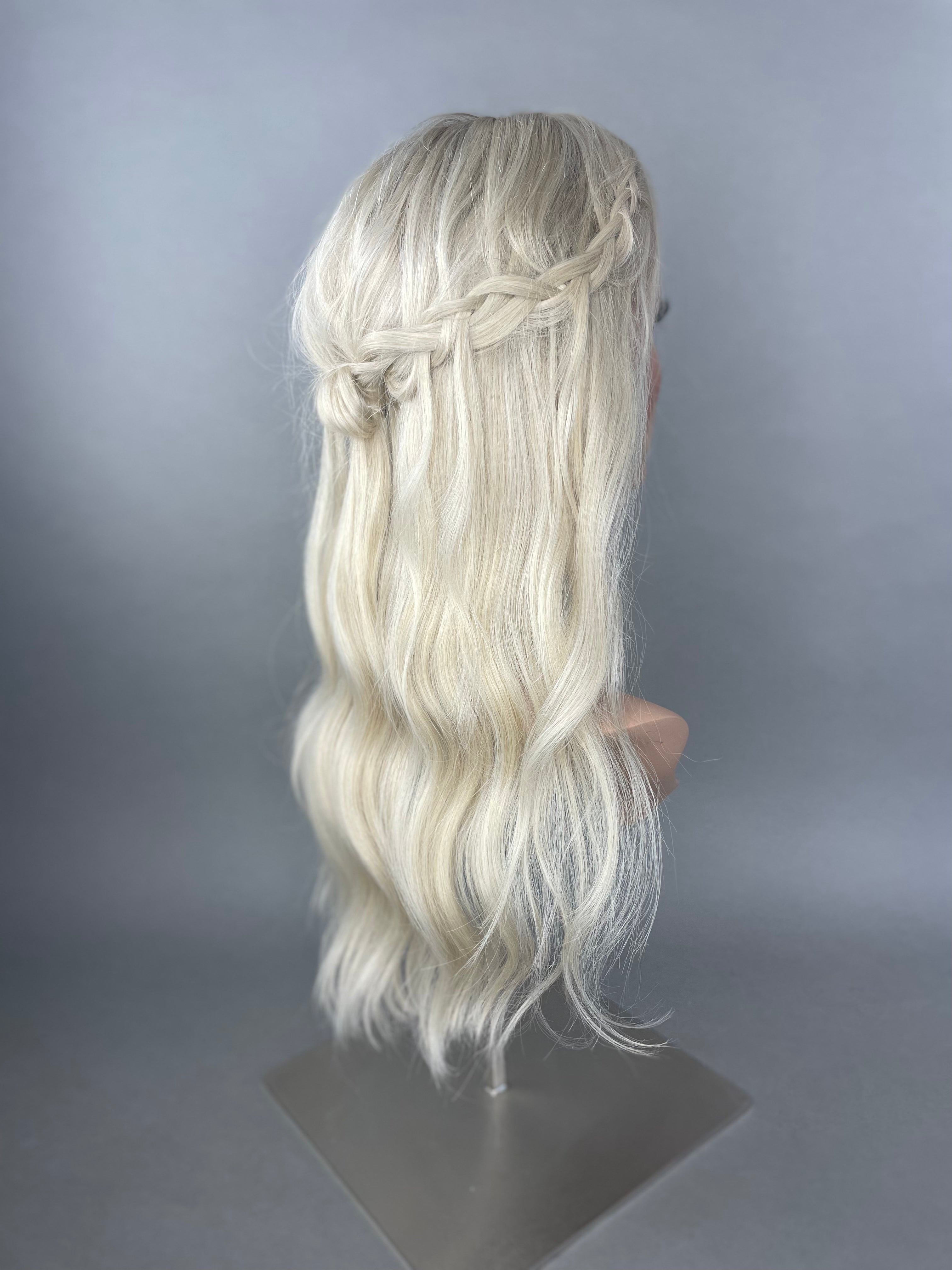 Real hair wig - model Frida ash blonde